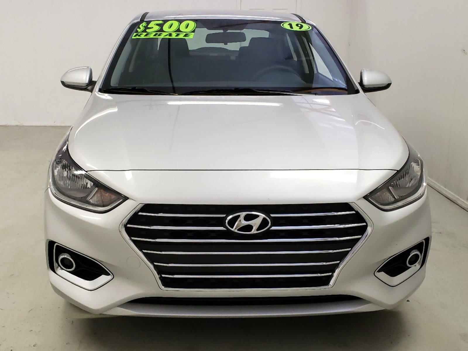 new-2019-hyundai-accent-sel-4dr-car-in-jackson-ms-39232-h041416